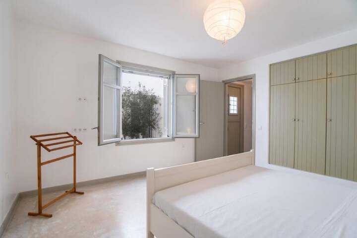 Room 42 of 103