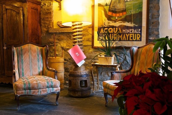 Hotel Interior 3 of 15