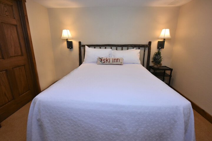 1 Bedroom Mountain Deluxe Villa King Bed Sofa (76 of 108)