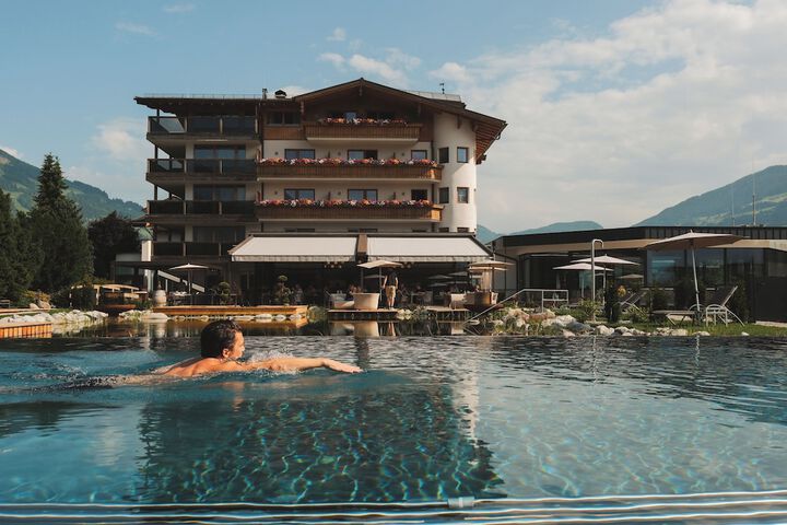 Hotel 160 of 163