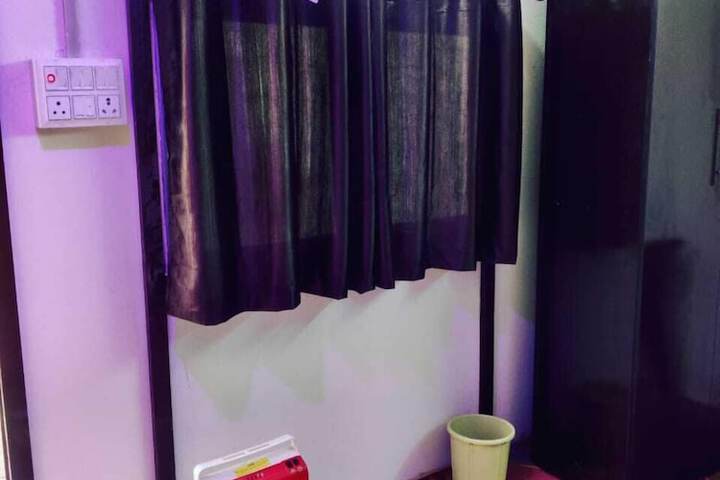 Room 8 of 30