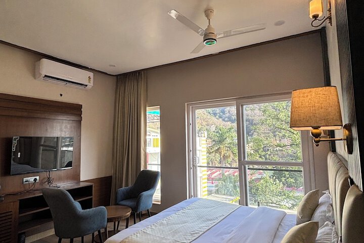 Room 2 of 22