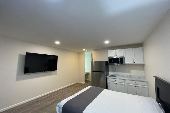 Room 16 of 50