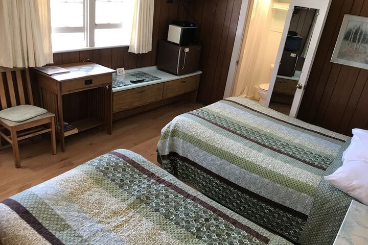 Room 28 of 61