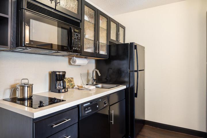 Hearing Accessible Studio Suite Queen (18 of 19)