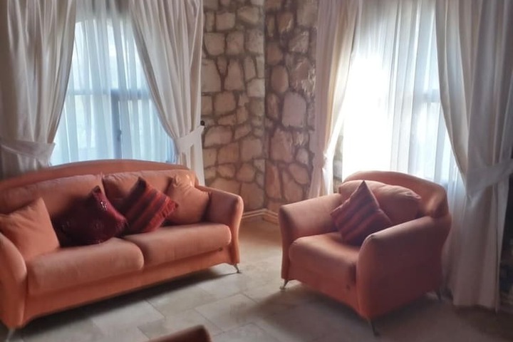 Room 10 of 19