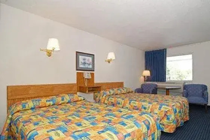 Room 3 of 10