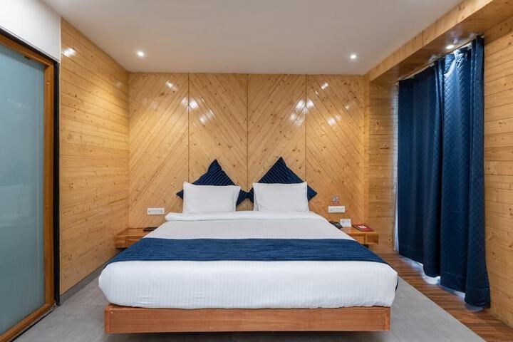 Room 11 of 51