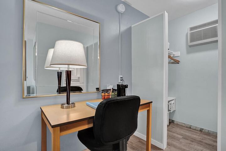 Room 41 of 183