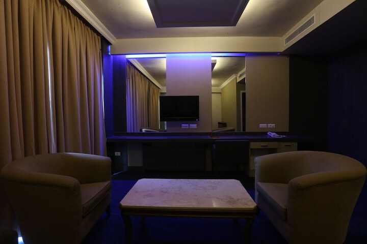Room 8 of 54