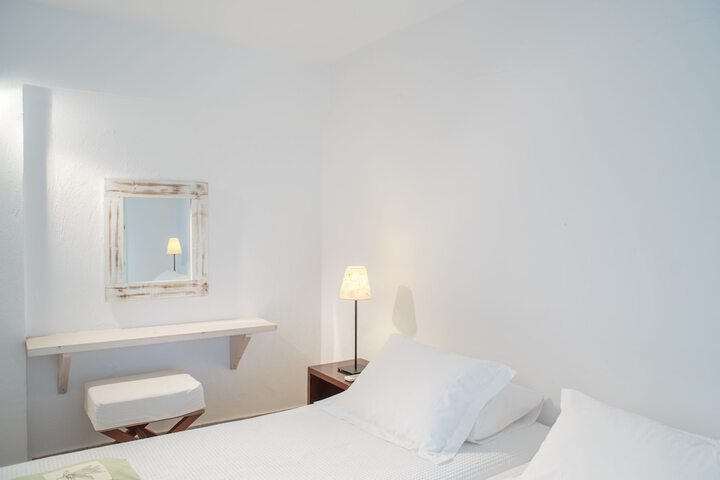 Room 12 of 72
