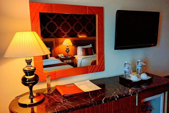 Room 14 of 49