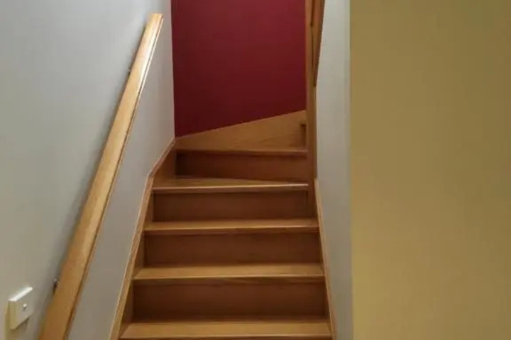 Room 4 of 7