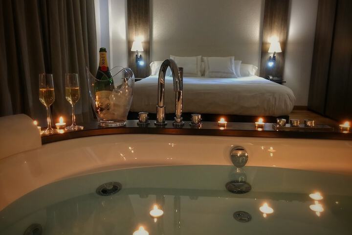Hot Tub 28 of 57