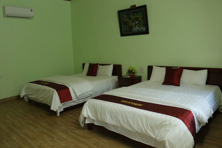 Room 13 of 104