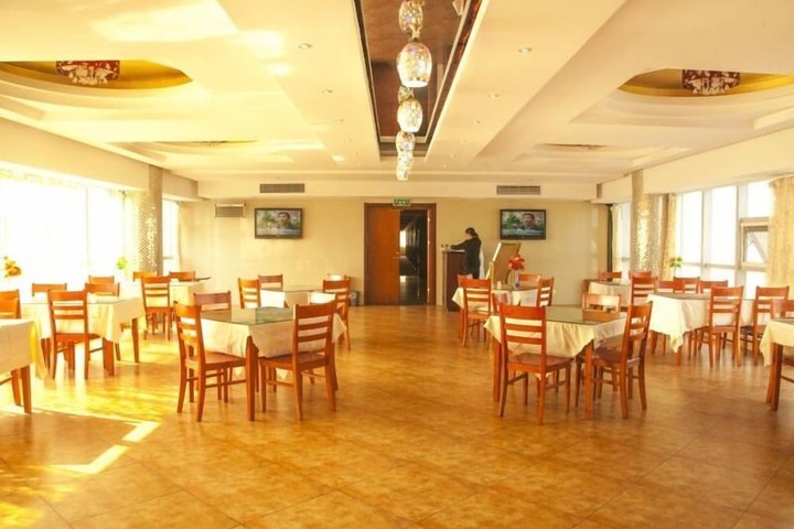 Dining Photos