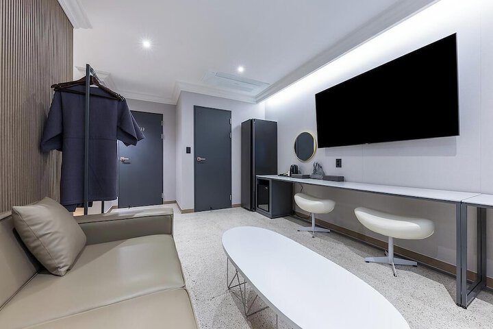 Room 18 of 72