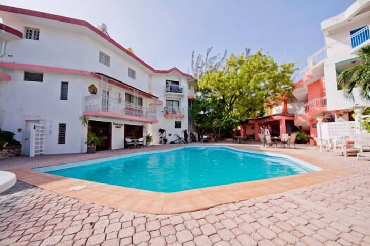 Pools & Facilities