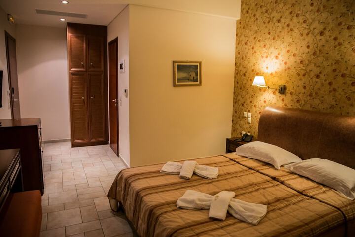 Room 8 of 23