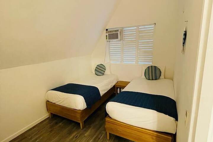 Room 14 of 97