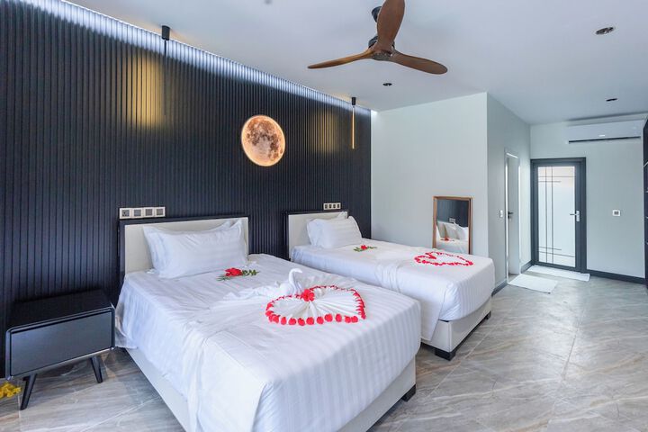 Room 9 of 40