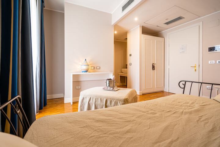 Room 7 of 45