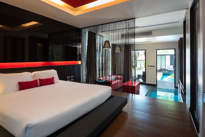 Room 32 of 64