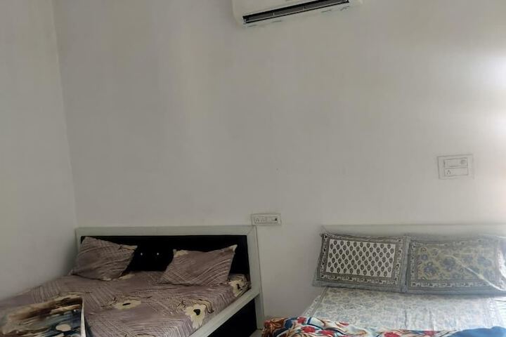 Room 16 of 28