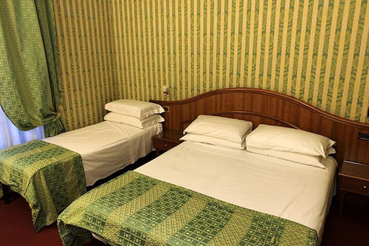 Room 7 of 19