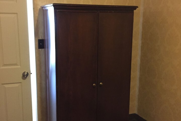 Room 13 of 23