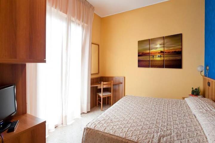 Room 8 of 31
