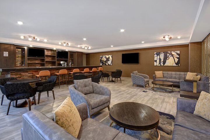 Lobby lounge