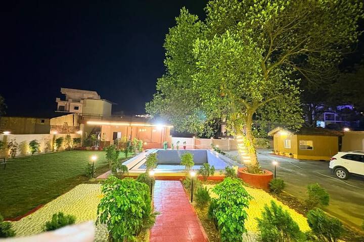 Hotel Exterior 41 of 48