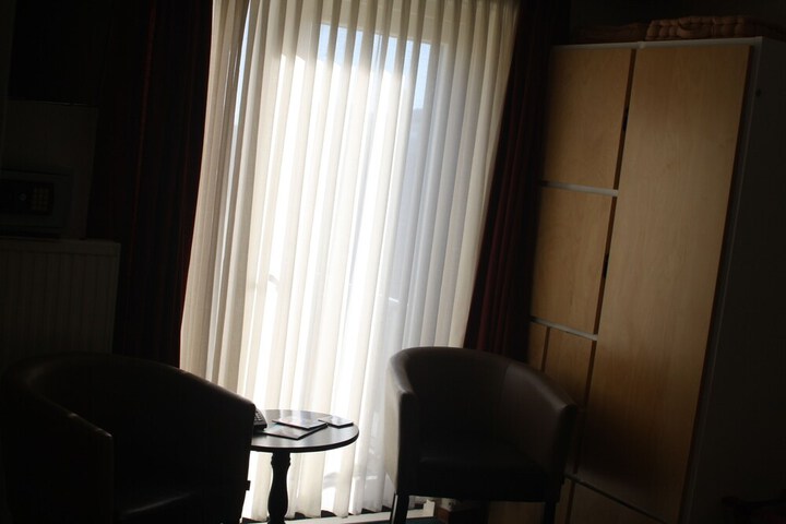 Room 52 of 139