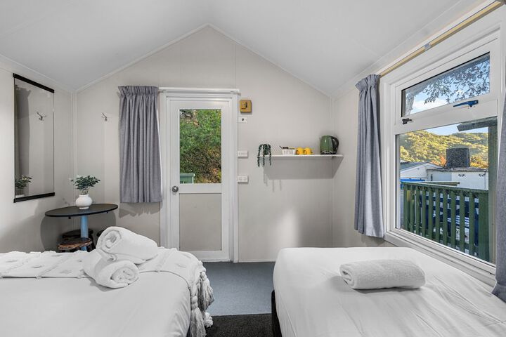 Room 8 of 146