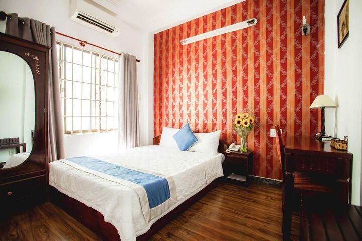 Room 17 of 24