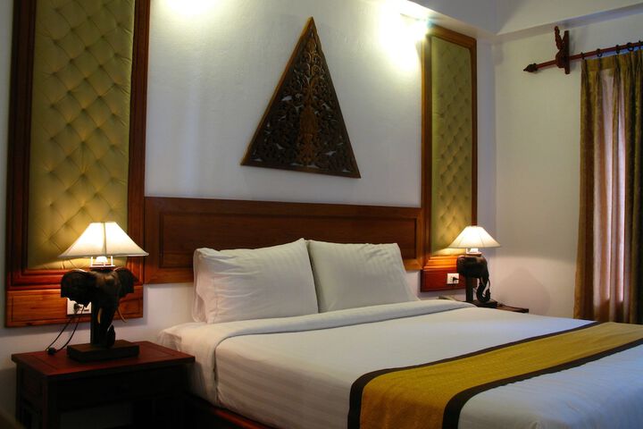 Room 6 of 48