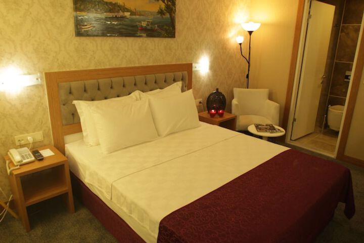 Room 34 of 47