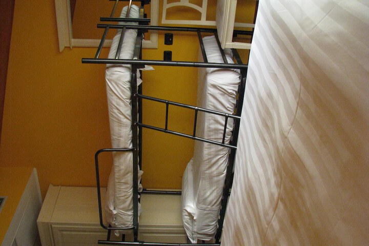 Room 20 of 48