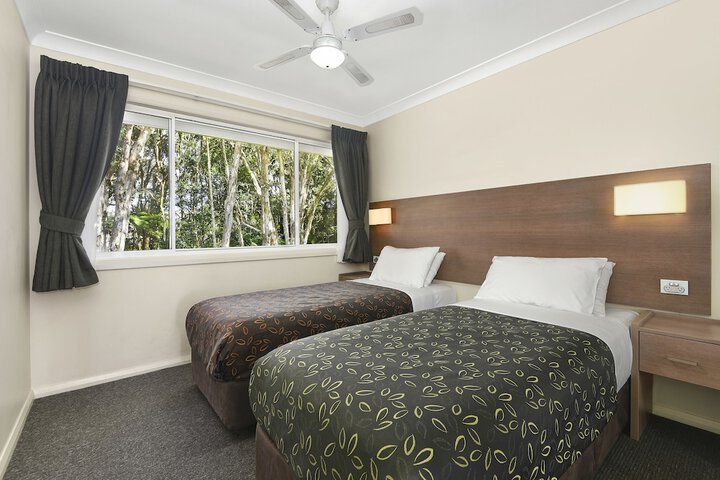Room 4 of 27