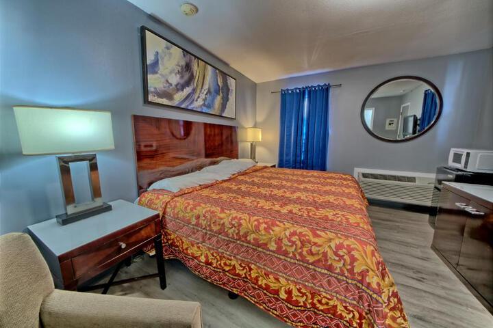 1 King Bed (7 of 24)