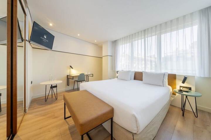 Room 21 of 83