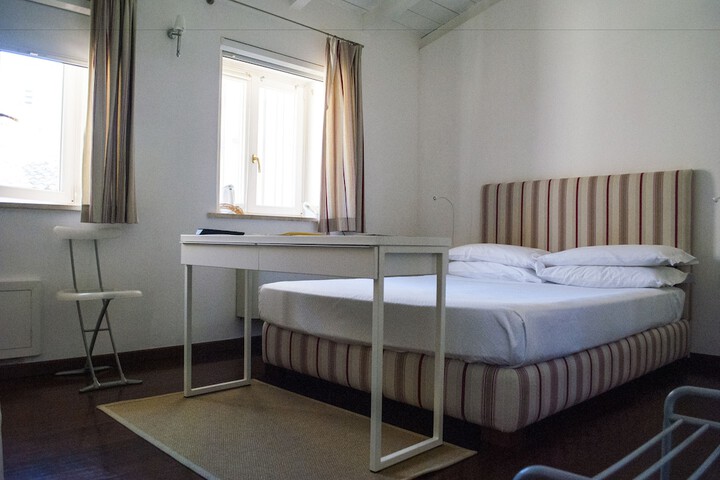 Room 9 of 56