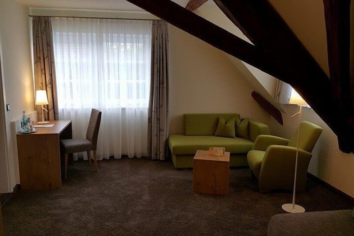 Room 14 of 34