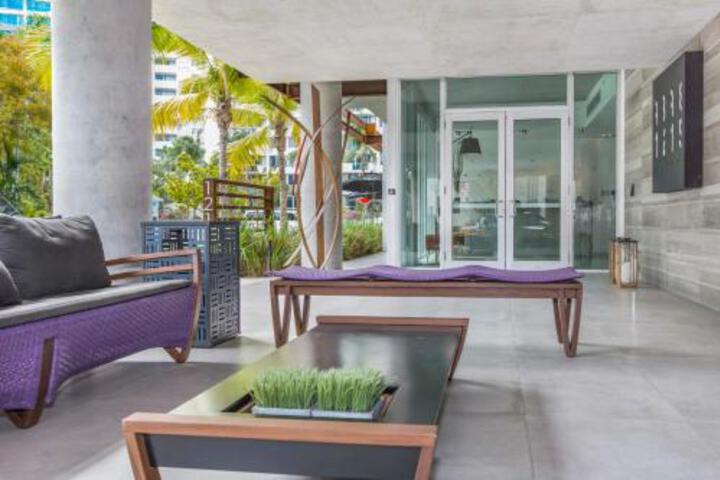 Exterior of Boutique Hotel Suite 1215 West Avenue