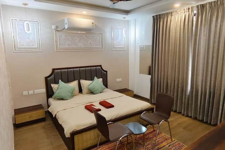 Room 16 of 36