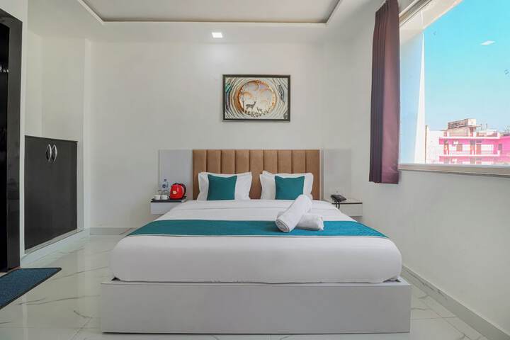 Room 16 of 34