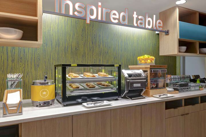 Breakfast area