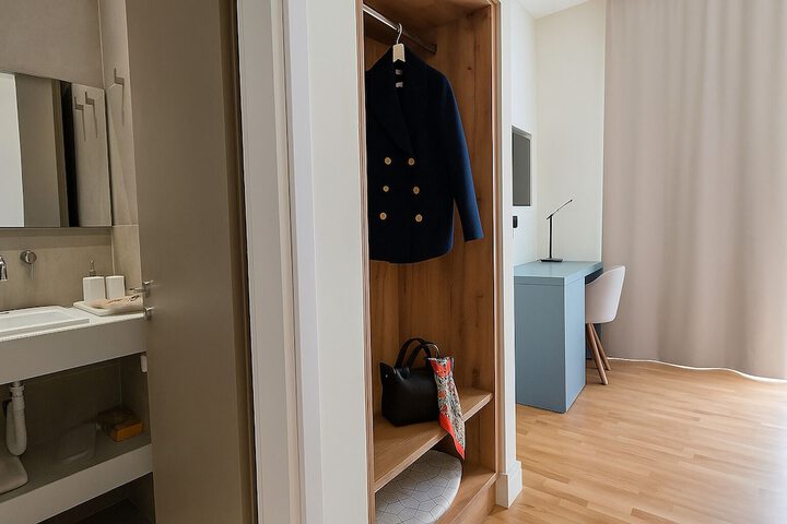 Room 6 of 23