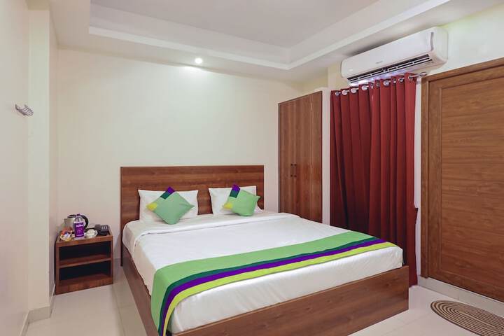Room 9 of 25